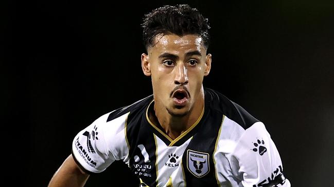 SYDNEY, AUSTRALIA - JANUARY 13: Daniel Arzani of the Bulls controls the ball during the round 12 A-League Men's match between Macarthur FC and Central Coast Mariners at Campbelltown Stadium, on January 13, 2023, in Sydney, Australia. (Photo by Brendon Thorne/Getty Images)