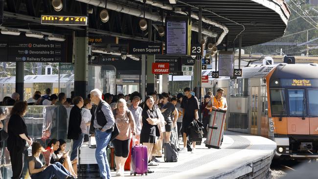 SYDNEY, AUSTRALIA - NewsWire Photos FEBRUARY 15, 2025: People pictured waiting for a train at Central Station.Picture: NewsWire / Damian Shaw