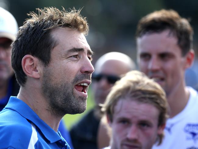 EFL (Division 1): East Ringwood v BayswaterEast Ringwood coach  Marcus Buzaglo addresses his players.Picture: Stuart Milligan