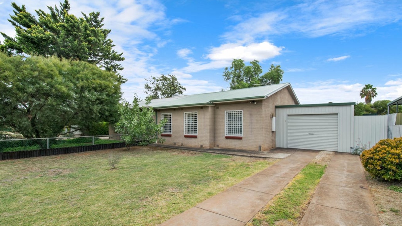 Listed at $289,000, <a href="https://www.realestate.com.au/property-house-qld-kilcoy-135081942" target="_blank">this Kilroy home </a>is advertised with a rental return of $310 a week.