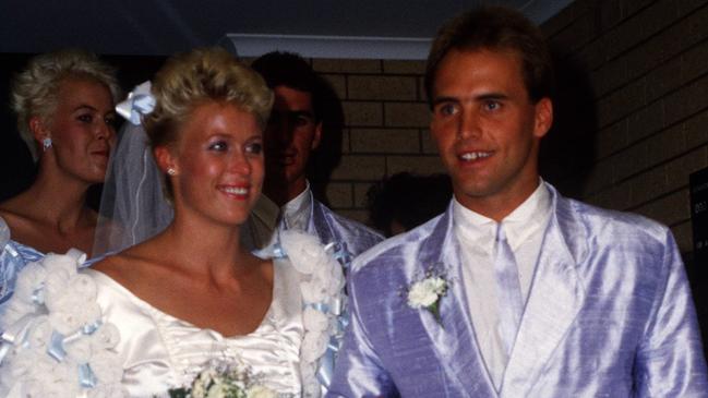 Ironman Grant Kenny and Lisa Curry tie the knot at Mooloolaba in 1986.