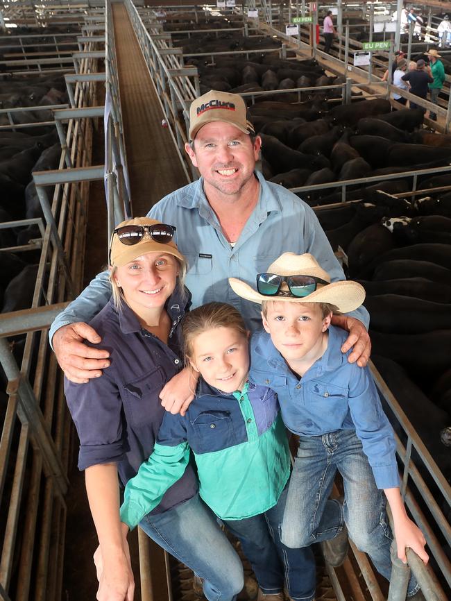 Hamilton cattle sale, HRLE, Hamilton,David &amp; Sophie McClure, with their children Wal, 8, and Milla, 10, Tarrayoukyan. Picture Yuri Kouzmin