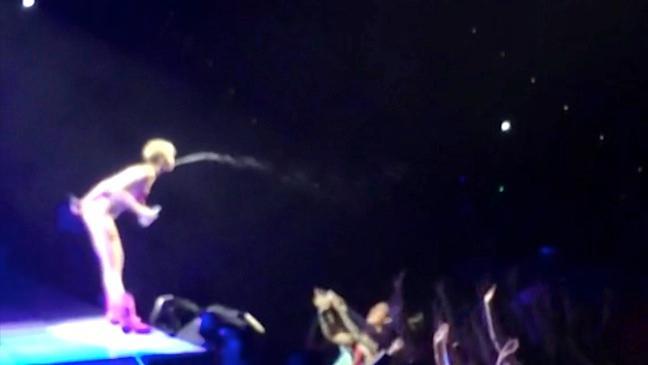 Miley spits water over audience at Melbourne concert