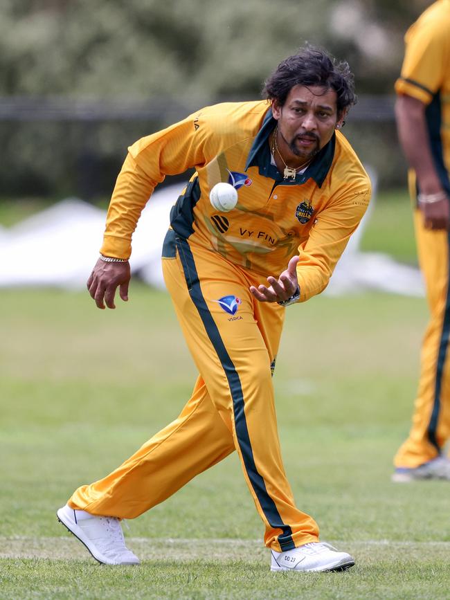 VSDCA: Forme Sri Lanka captain Tillakaratne Dilshan in action for Endeavour Hills. Picture: George Sal