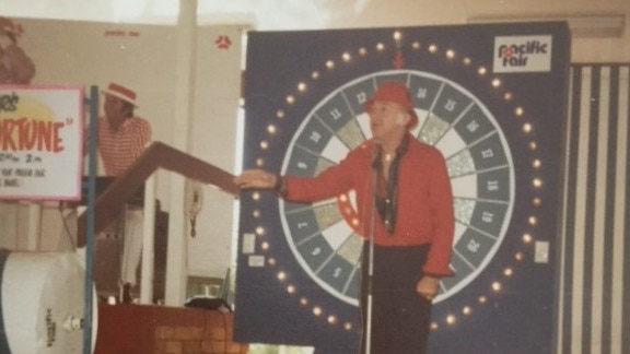 A wheel of fortune show at Pacific Fair during its early years. Photo: Rosalie Crawn