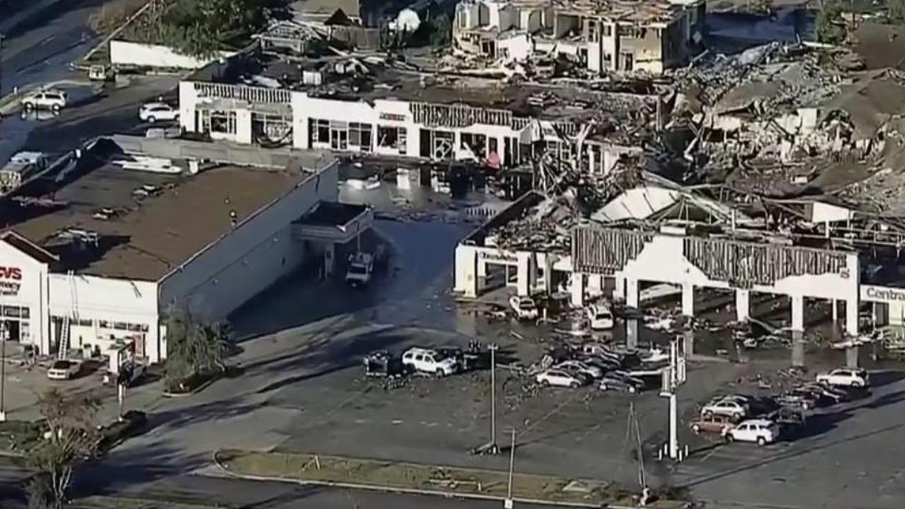 Twister tornado tears through Dallas causing major power outage | news ...