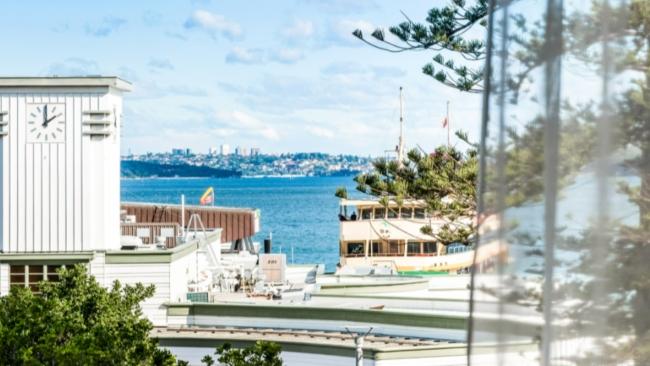 3/9
Quest Manly
Occupying the middle ground between super luxe and basic, this hotel sits directly opposite the Manly Ferry and as a result has stunning harbour views. The beach is virtually on the doorstep and there are 53 serviced apartments to choose from.