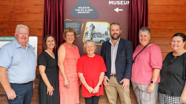 Maranoa Region councillors Peter Flynn, Jane Vincent, mayor Wendy Taylor, Edrine Keegan, deputy mayor Cameron O’Neil, councillors Meryl Brumpton and Amber Davis. Photo supplied.