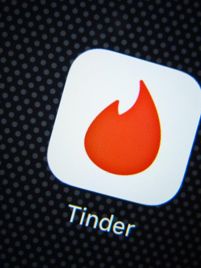 More and more young people are ditching online dating apps.