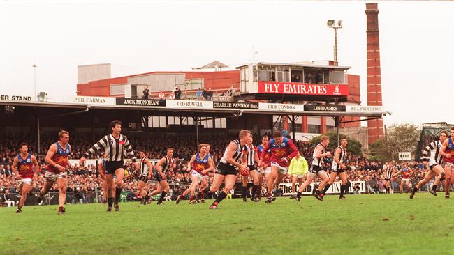 Collingwood Vs Brisbane Lions at the final VFL match played at Victoria Park on August 28, 1999.