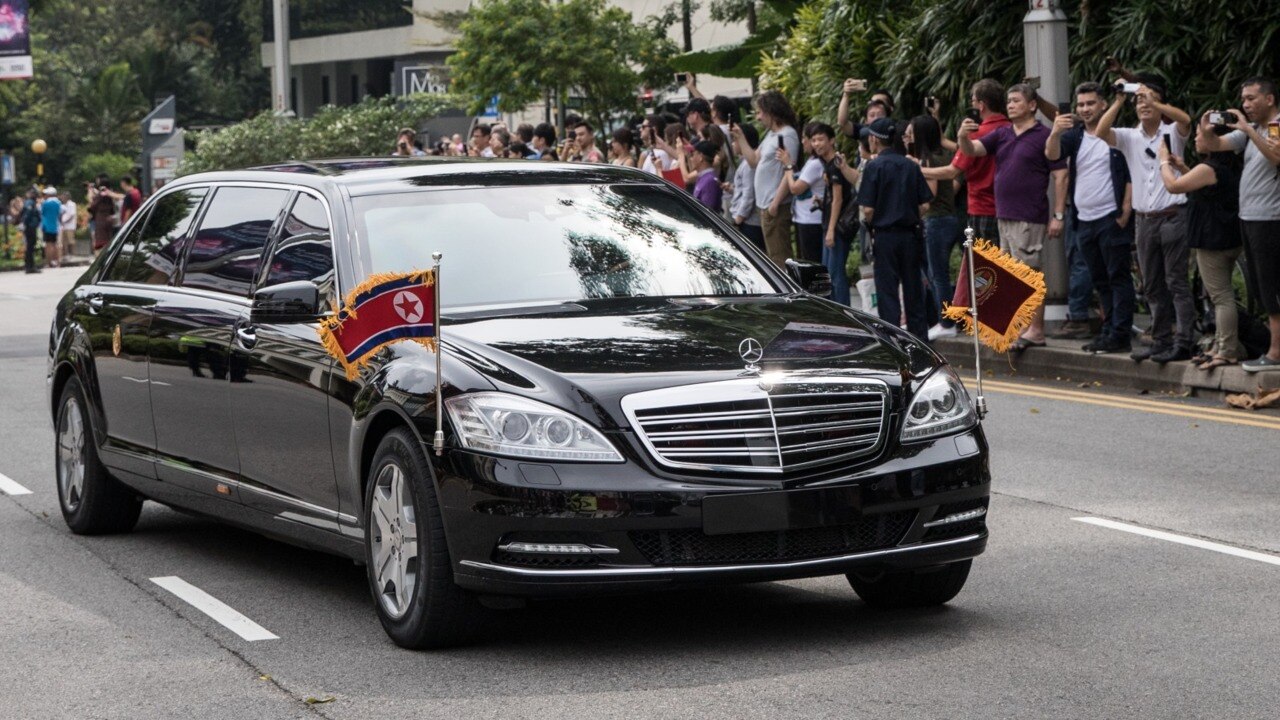 Kim Jong Un arrives in Singapore