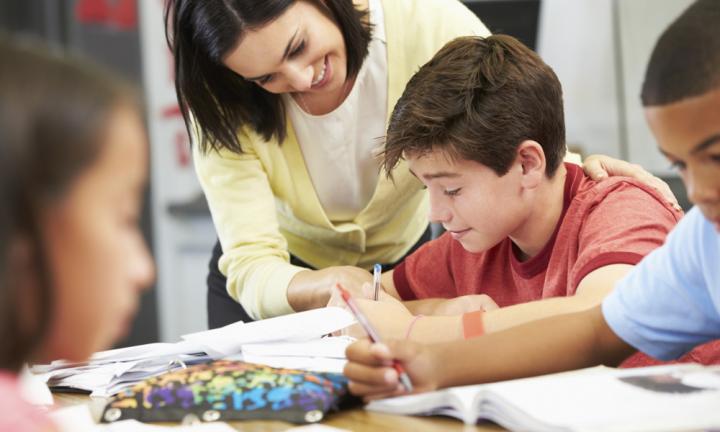 the teacher reminded the students their assignments in time