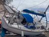 Epic yacht rescue on rocky shore captured on camera