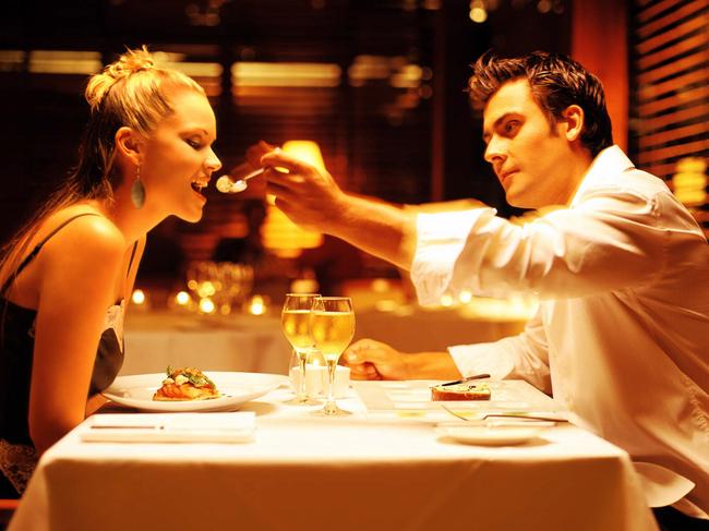 Couple having romantic dinner : Perfect Gift Certificates - cm Goodlife giveaway competition Dec 2006 cafes restaurants generic dating romance feeding