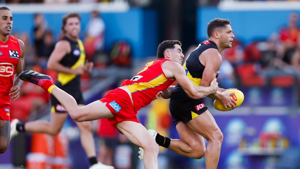 Sam Flanders is playing a defensive flanking role for the Suns. Photo: Dylan Burns.