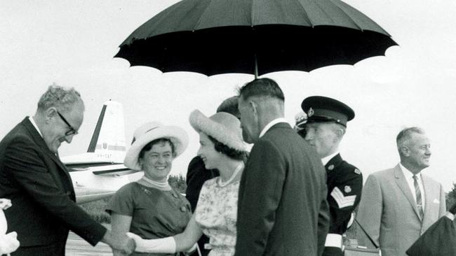 Queen Elizabeth II on the Gold Coast in 1963.