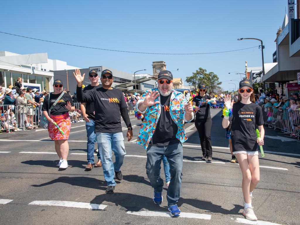 Lee Faulkner (centre) Triple MMM. Grand Central Floral ParadeCarnival of FlowersSaturday September 16, 2023