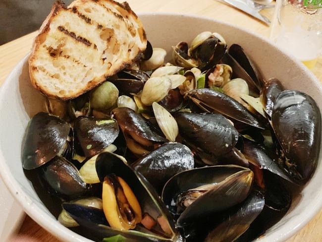 Mussels and vongole