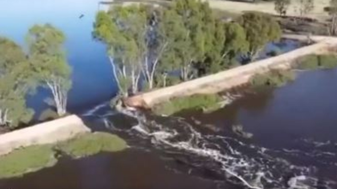 Ponde near Murray Bridge, where torrents of water have headed towards homes and farmland after a levee gave way. Picture: 9News Adelaide