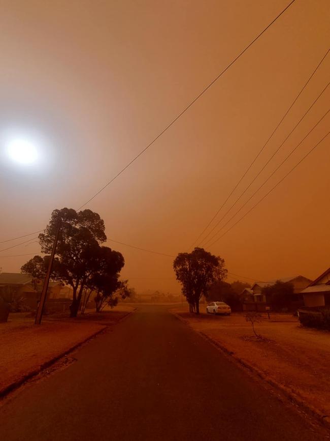 The dust storm blocking the sun in Peterborough, South Australia. Picture: Victoria Kenny / Weather & Water - South Australia