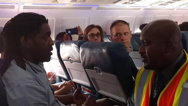 Delta passenger kicked off flight for using bathroom as plane waited on ...