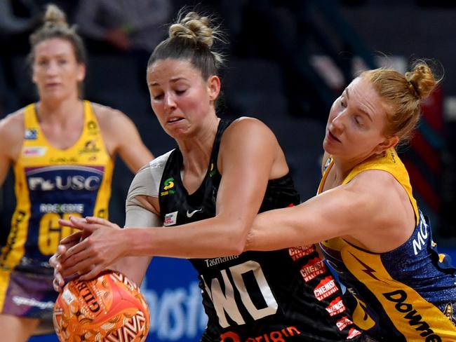 Suncorp Super Netball: Lightning against Magpies at Townsville Entertainment Centre. Magpie's Melissa Bragg and Lightning's Maddie McAuliffe. Picture: Evan Morgan