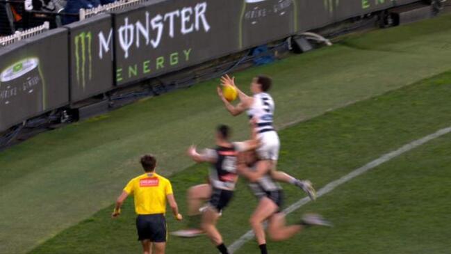 ‘That is unbelievable’: Jeremy Cameron’s no-call leaves Pies fuming