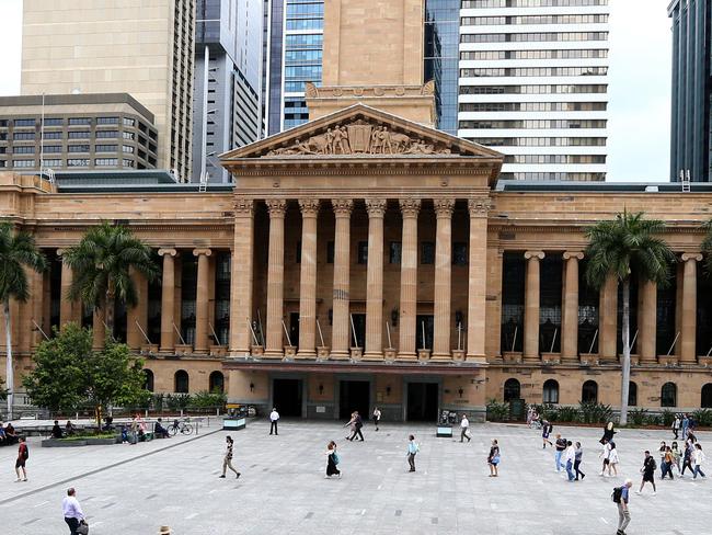 Recreating photos that were taken during lockdowns to show that life is returning to normal post pandemic. King George Square.  Brisbane Friday 14th October 2022 Picture David Clark