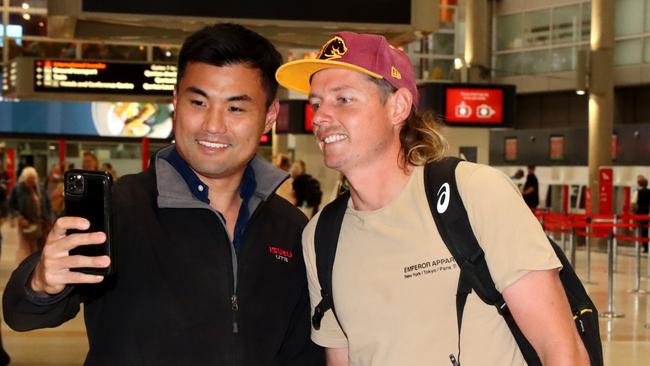 Australian golfer Cameron Smith stops for a selfie. Picture David Clark