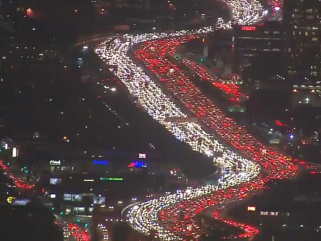 La Traffic Holiday Christmas 2022 Huge Traffic Jam On La Highway As People Head Off For Thanksgiving |  News.com.au — Australia's Leading News Site