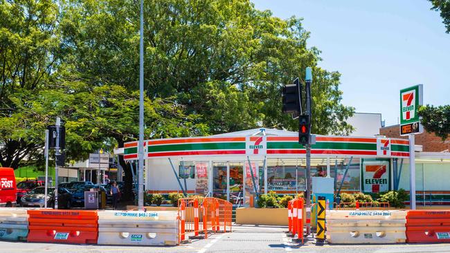 The intersection between the Hamilton Hotel and 7 Eleven has been partially closed for months. Picture: AAP/Richard Walker)