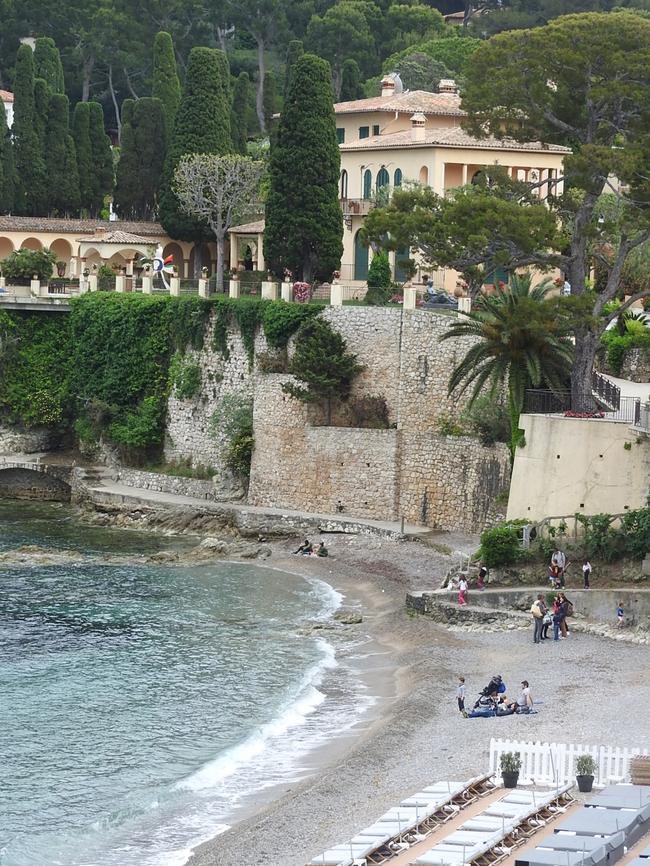 … housed at Cuccia Noya, in St Jean Cap Ferrat.