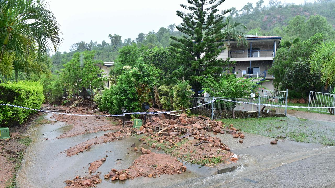 Landslide at Mueller Street, Wulguru. Shae Beplate