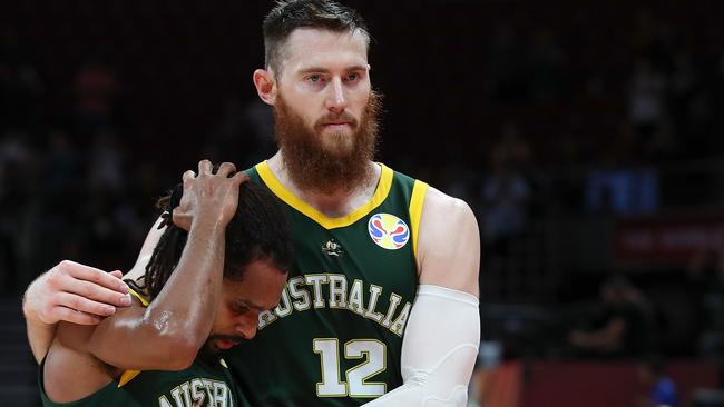 Aron Baynes with Patty Mills.