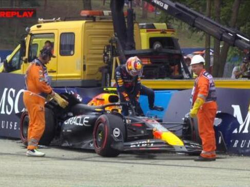 Sergio Perez heartbreakingly crashes out of Q1