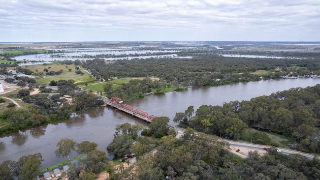 Paringa Bridge looking southeast, Nov 2022. Picture: Riverland Commercial Photography