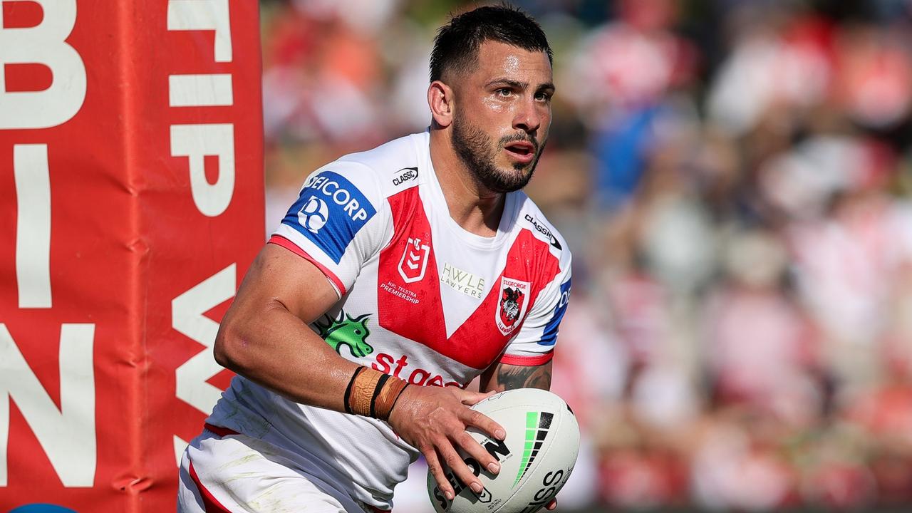 SYDNEY, AUSTRALIA - APRIL 18: Jack Bird of the Dragons runs the ball during the round six NRL match between St George Illawarra Dragons and New Zealand Warriors at Netstrata Jubilee Stadium on April 18, 2021 in Sydney, Australia. (Photo by Speed Media/Icon Sportswire via Getty Images)