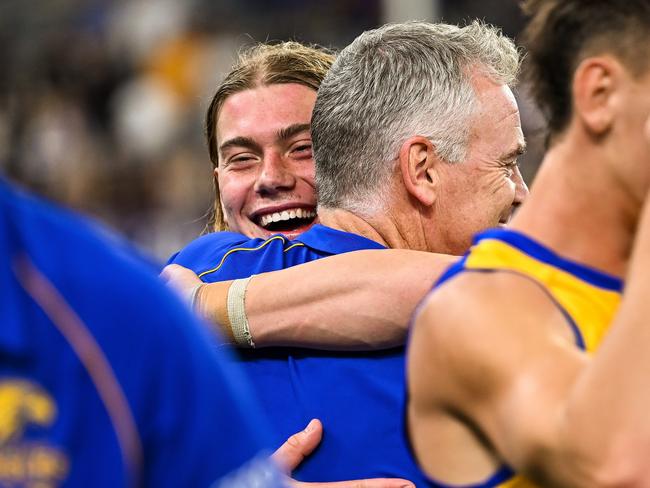 Reid with former coach Adam Simpson. Picture: Daniel Carson/AFL Photos