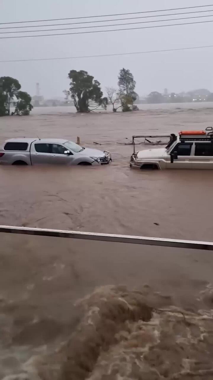 Devastating footage shows flood waters destroying homes and property in Glenthorne
