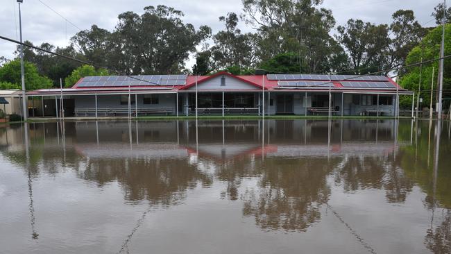 A property is surrounded by floodwaters in Euroa, Victoria. Picture: AAP Image/Brendan McCarthy.