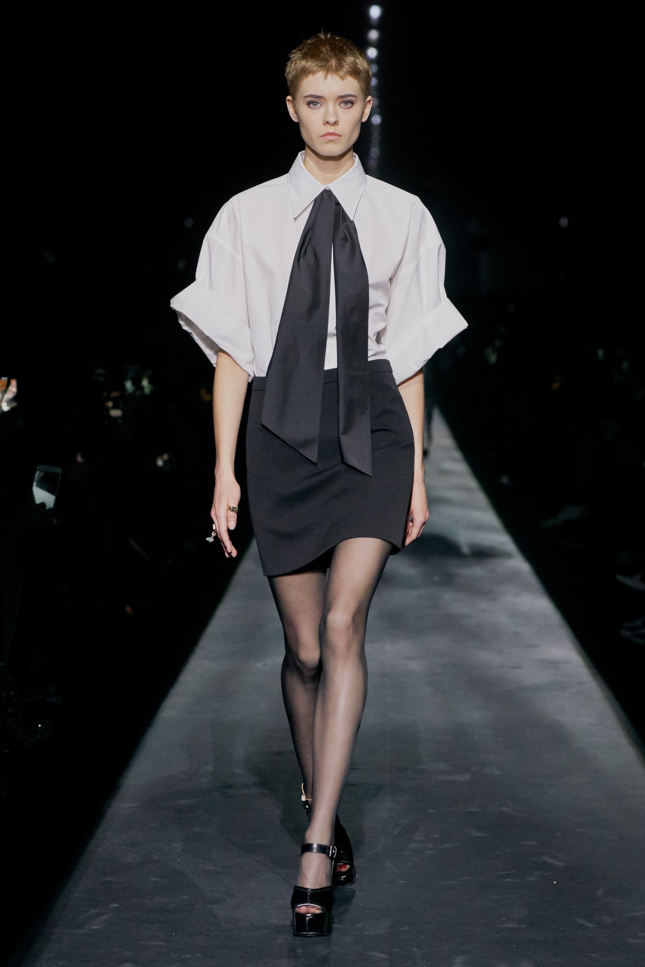 Suzy Menkes at Vogue Week Australia ready-to-wear \'19\'20 - autumn/winter Paris Fashion