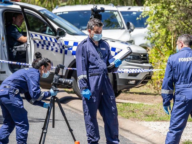 MELBOURNE, AUSTRALIA - NewsWire Photos - Police attend the scene of a double homicide in Parson Street, Rye. Picture: NewsWire / Jake Nowakowski