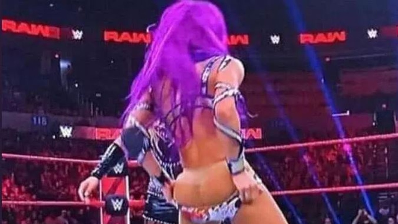 WWE Royal Rumble: Becky Lynch exposes boob after Sasha Banks Raw