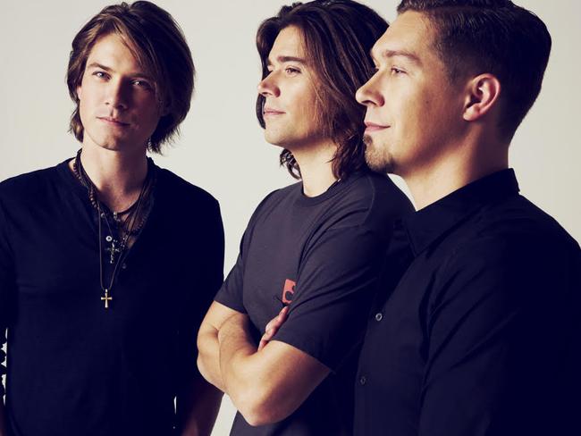 The Hanson brothers have announced their new tour dates.
