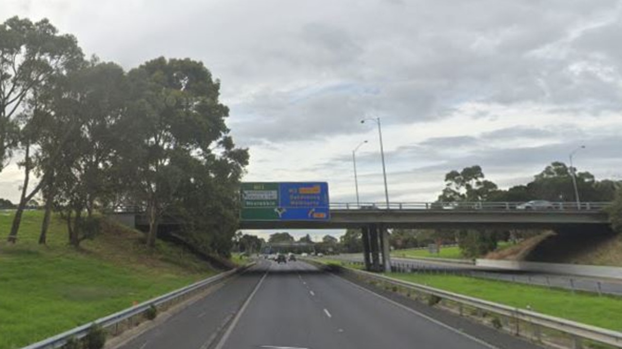 Male pedestrian killed by truck on Frankston Fwy near Seaford Rd ...