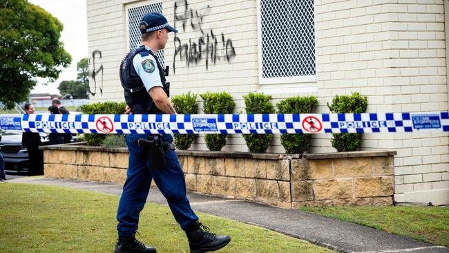 Police on scene at Southern Sydney Synagogue which was vandalised with anti-Semitic graffiti overnight. Photo: Tom Parrish