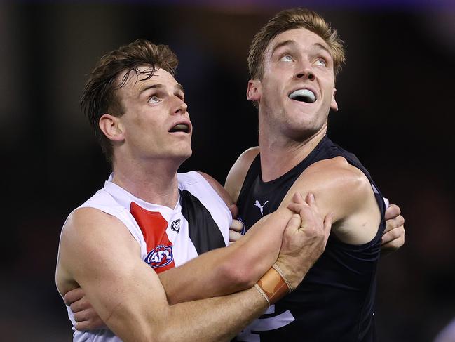 Port Melbourne has snared former St Kilda ruckman Paul Hunter.