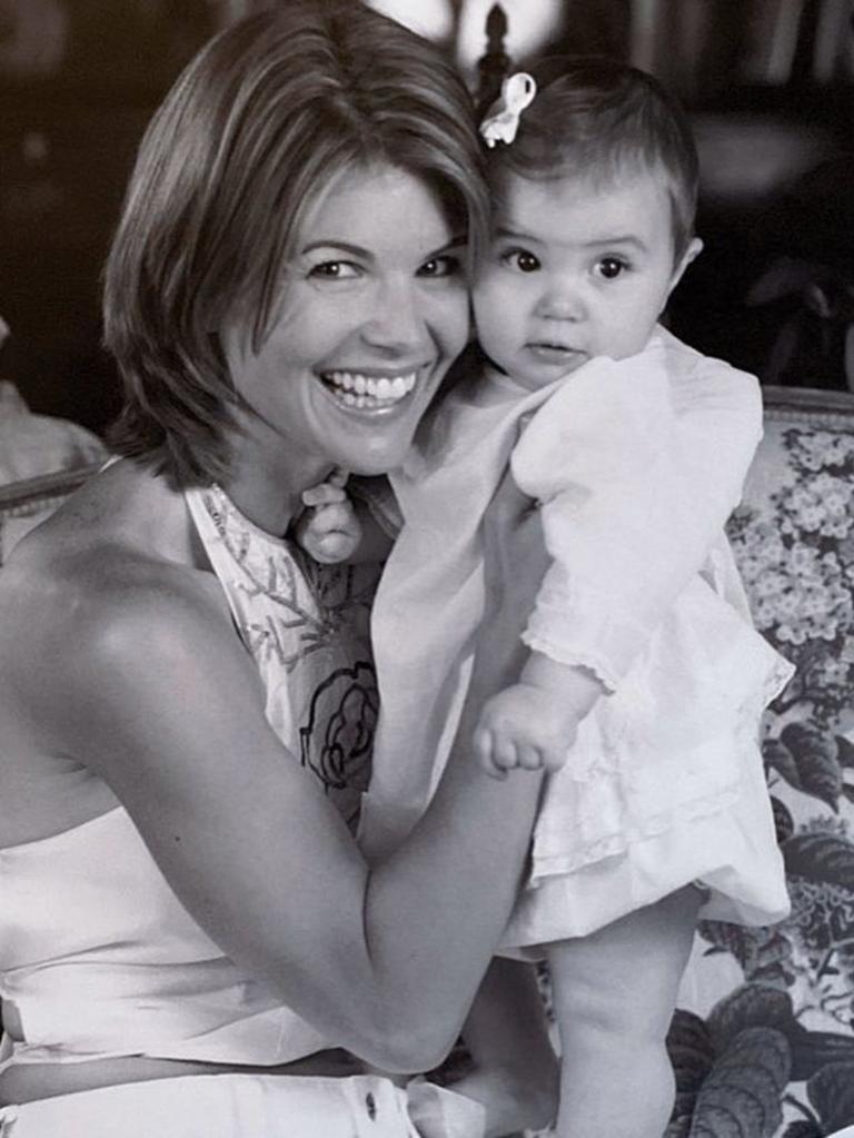 Olivia Jade with mum Lori.