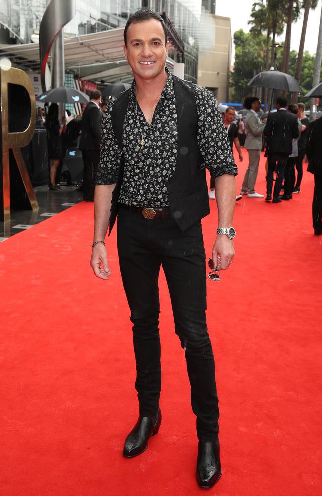 Shannon Noll arrives at The Star.