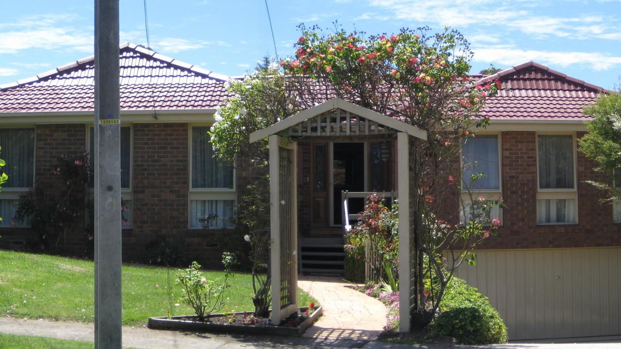 Neighbours Live Like The Kennedys Offers Two Nights In